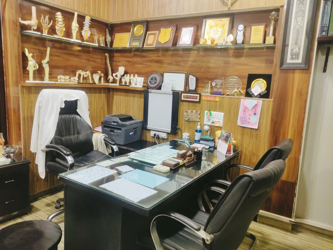 shoulder surgeon in delhi